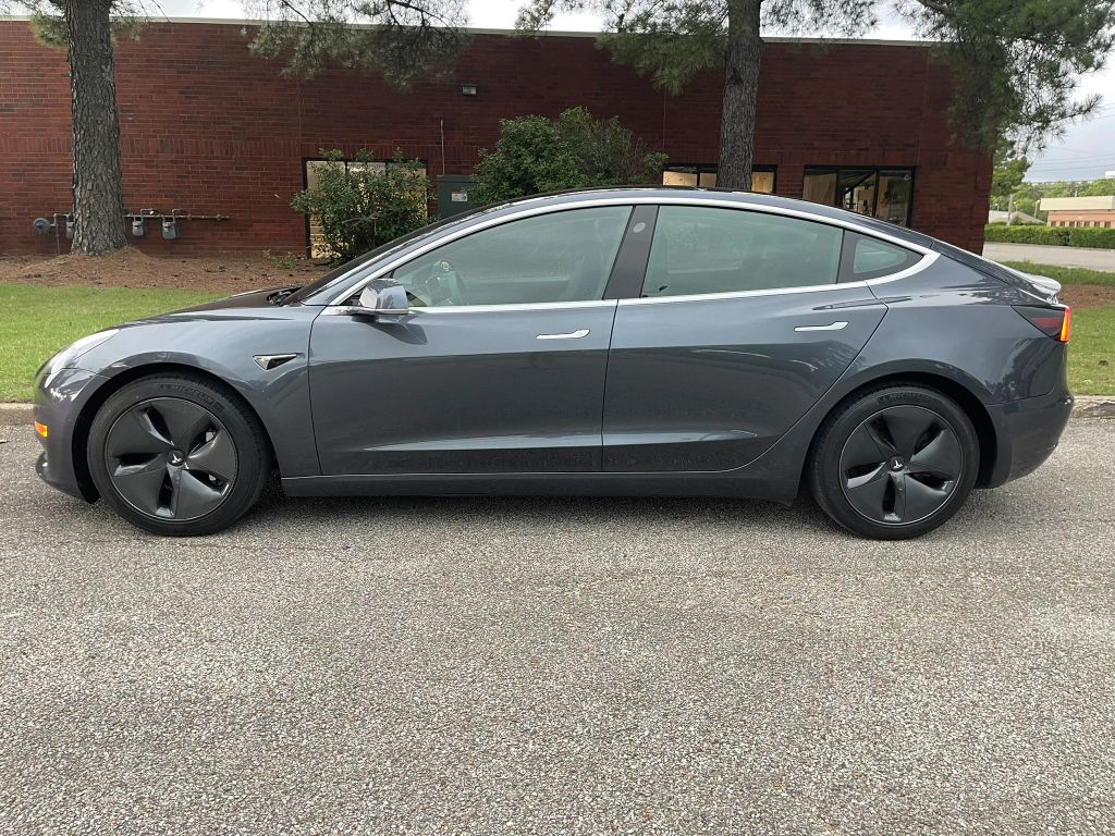 tesla model 3 2020 5YJ3E1EAXLF743468 image tesla model 3 2020 5YJ3E1EAXLF743468 image